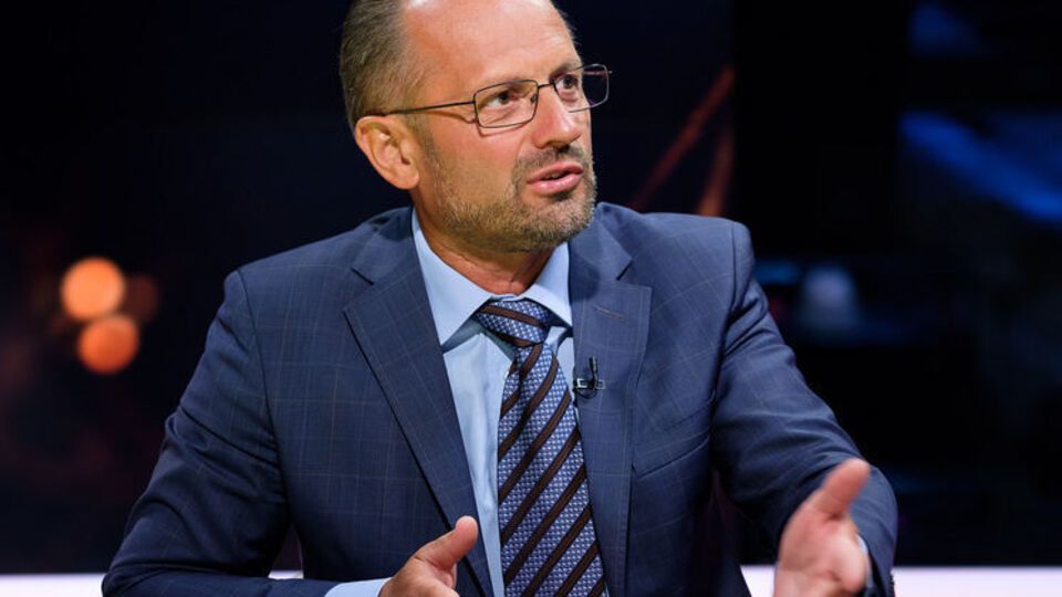 Безсмертный: Но тут же ситуация такая: если президент отдает сыну управление страной, то о чем тут разговаривать?