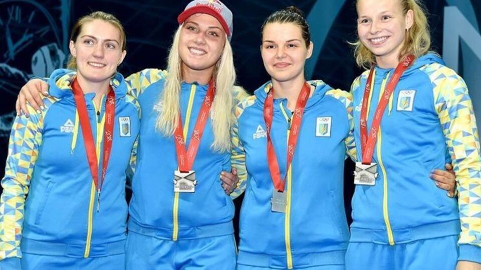 Багаж украинок вернули в расположение сборной