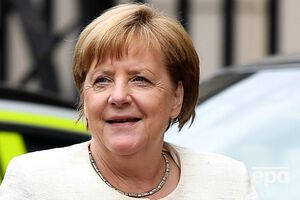 Меркель підкреслила, що до падіння Берлінської стіни жила в Східній Німеччині, яку контролював Радянський Союз