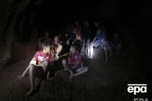 Детей в пещере обнаружили двое британских дайверов 2 июля, их спасли 10 июля