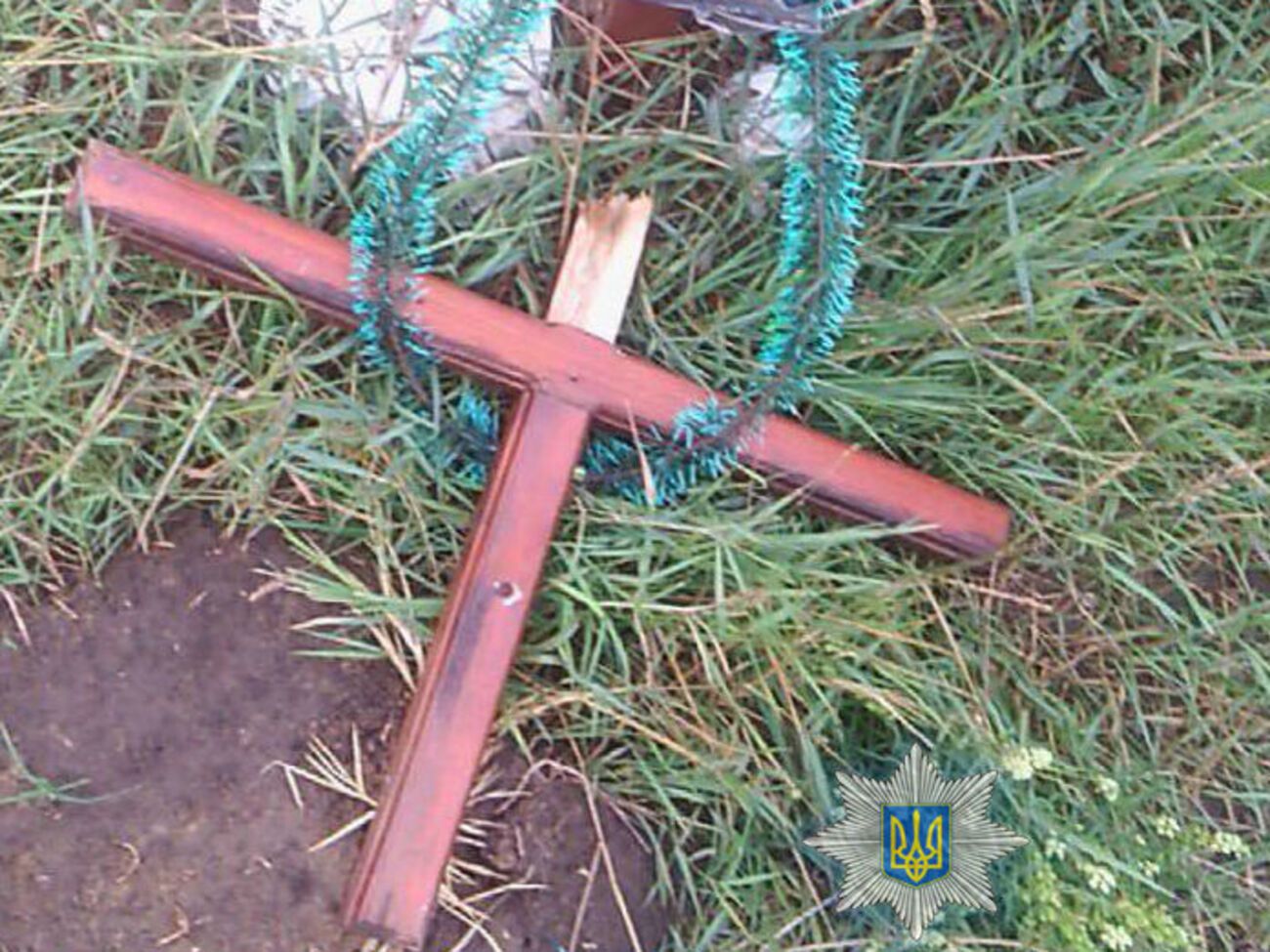Підліток поламав більше ніж 50 хрестів