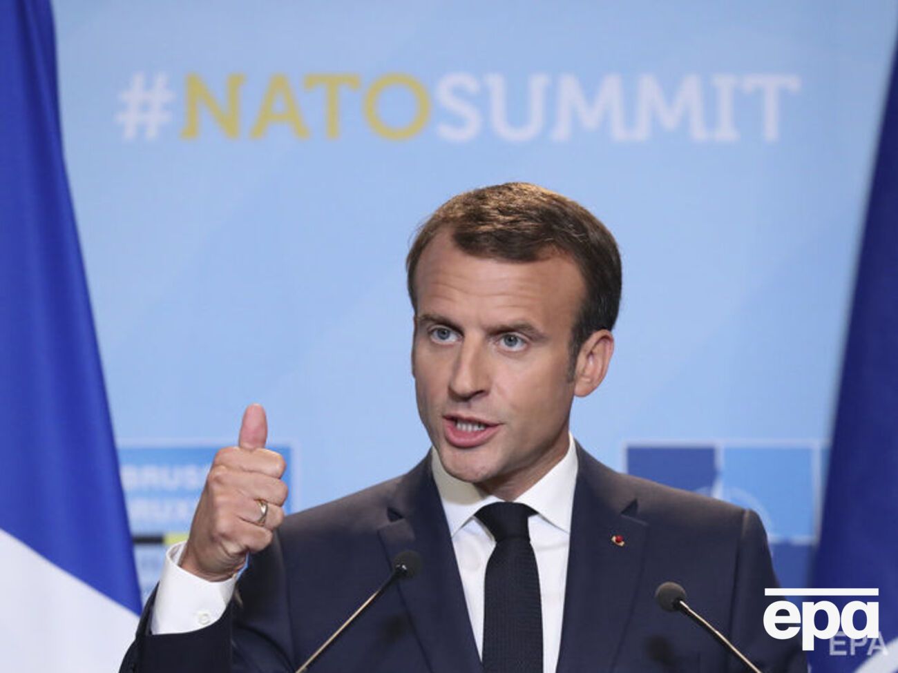 Макрон сказал, что не видит возможности отказываться от Минских договоренностей