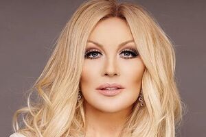 Повалий: Любимая мамочка, наш ангел на Земле, поздравляем тебя с днем рождения!