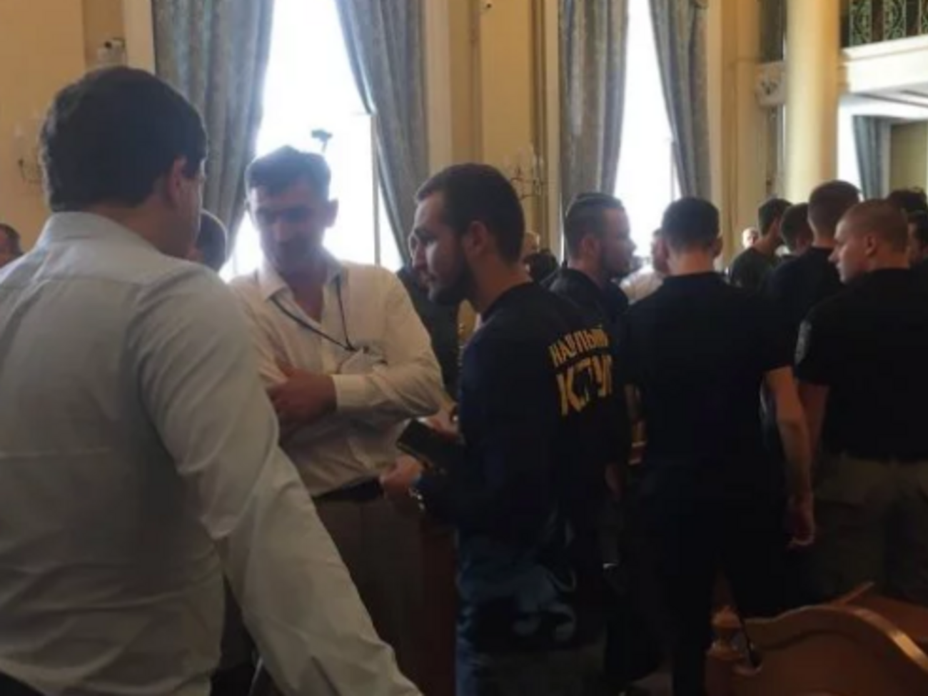 Станом на 18.00 роботу міськради не відновили