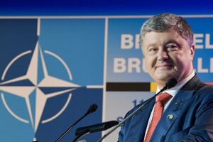 Порошенко сказав, що підсумки цього саміту підтверджують, що "двері в НАТО відчинені"