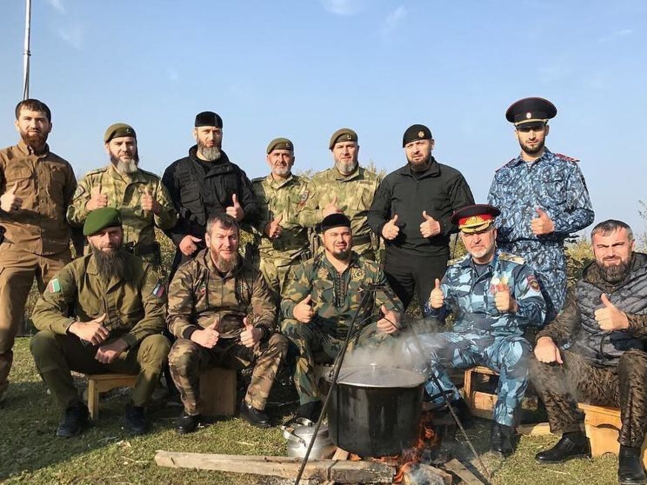 Чеченским полицейским предложили как можно скорее найти себе вторых жен, сообщают местные СМИ