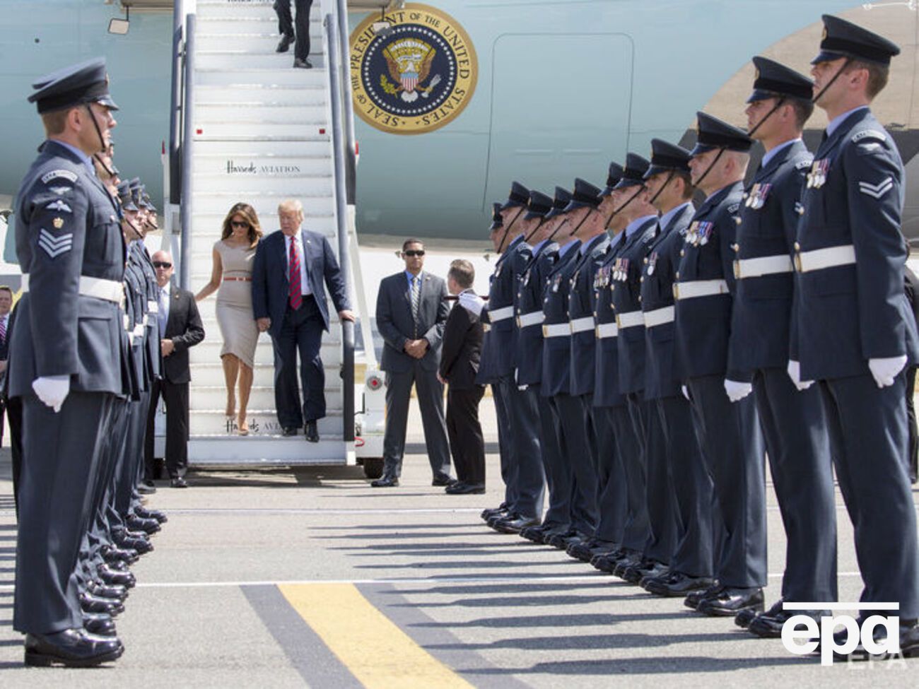Трамп прибув до Лондона з дружиною