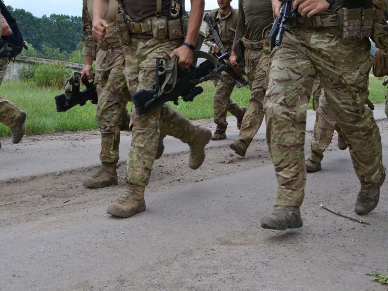 Троє українських військових дістали поранення