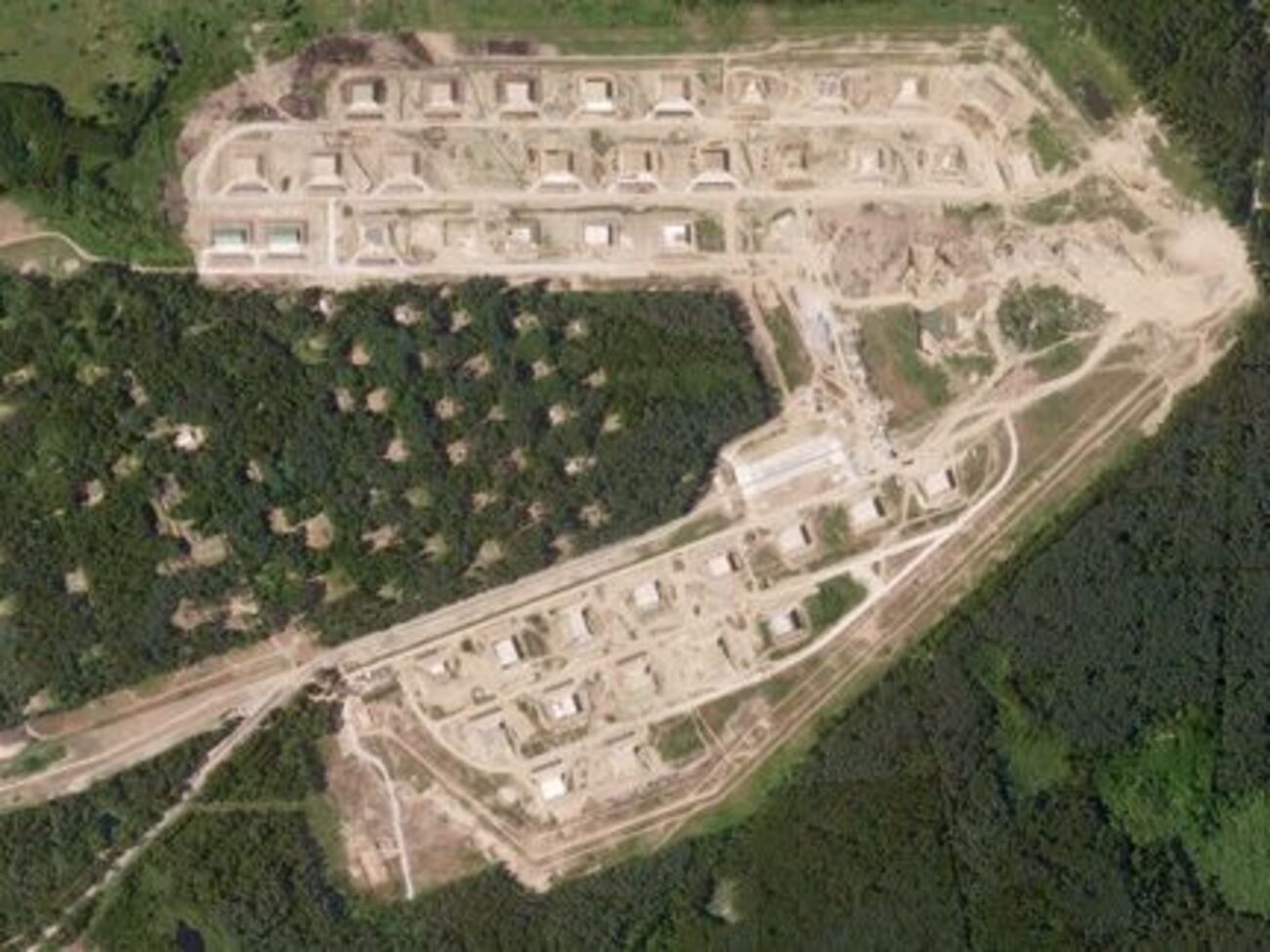 На супутникових знімках видно будівництво військових об'єктів у Калінінградській області на кордоні з Польщею