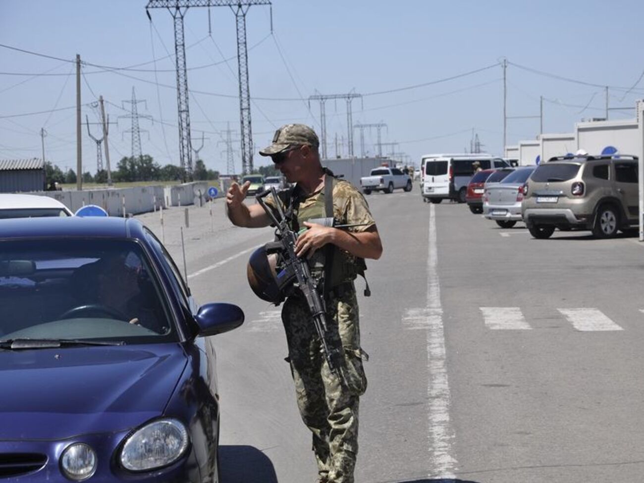 Держприкордонслужба: Через "Новотроїцьке" на тимчасово окуповані території прослідувало&nbsp;13 вантажних автомобілів із гуманітарною допомогою