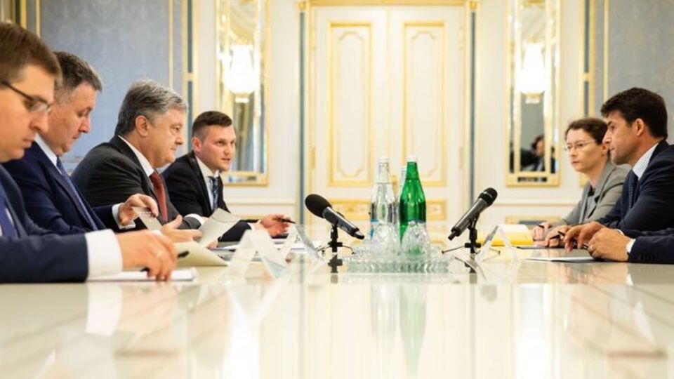 14 липня Порошенко обговорив із французькою стороною подробиці контракту. Підписання основної угоди має відбутися за місяць