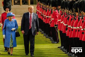 Трамп во время визита в Великобританию встретился с королевой Елизаветой II
