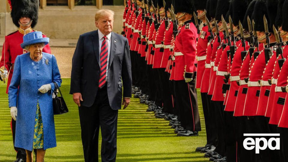 Трамп під час візиту до Великобританії зустрівся з королевою Єлизаветою II