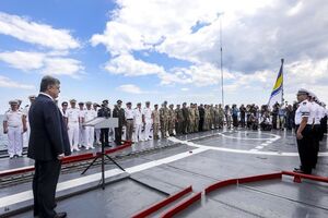 Порошенко: Росія незаконно затримує та оглядає в Азовському морі кораблі, що прямують до українських портів
