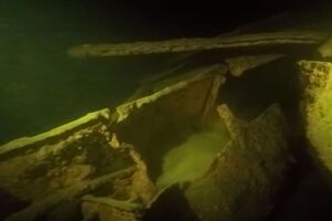 Дайвер опубликовал видео, снятое на дне Днепра