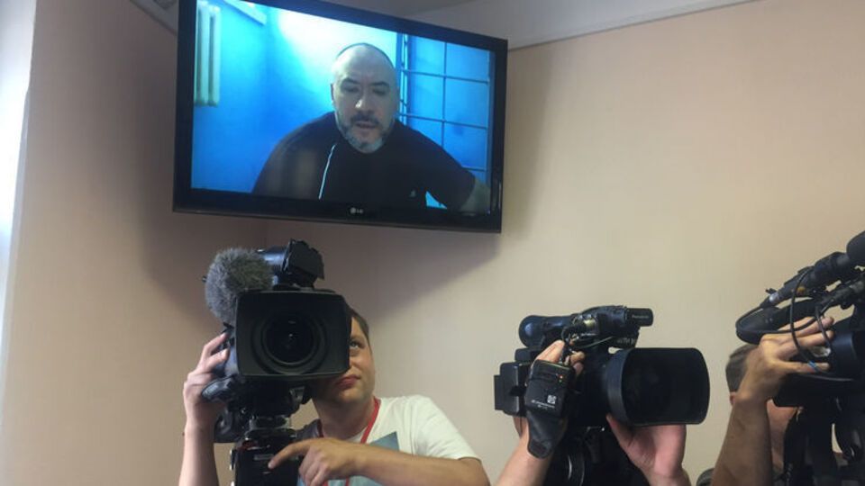 Крысина оставили под стражей