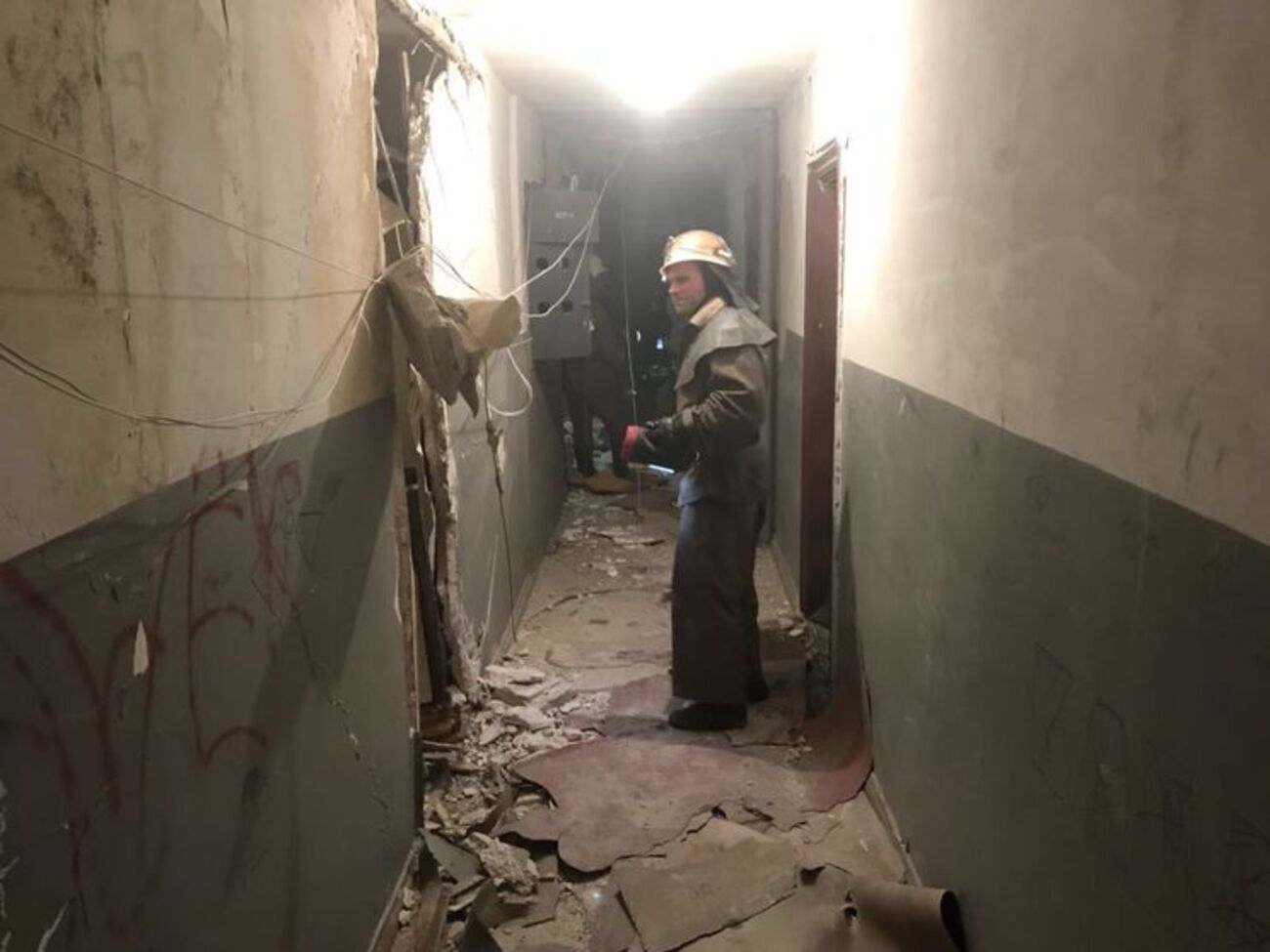 Жильцов восьмого и девятого этажей эвакуировали