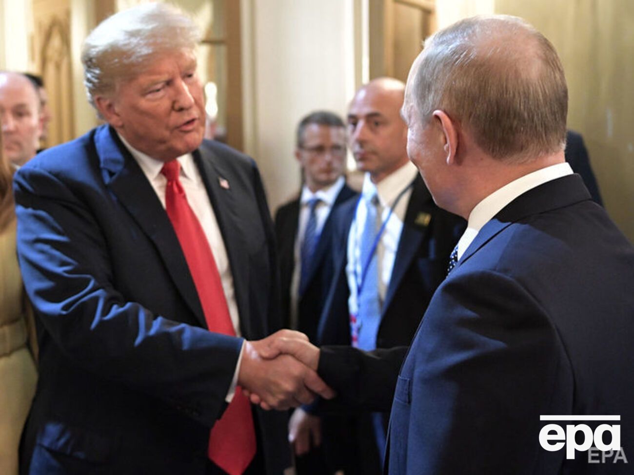 Трамп не використовував під час зустрічі з Путіним матеріалів, у яких транслювалася жорстка позиція щодо Кремля