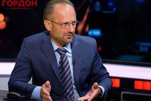 Последние 22 года политики крутили Конституцией, как цыган солнцем. В результате мы имеем латанный-перелатанный Основной закон