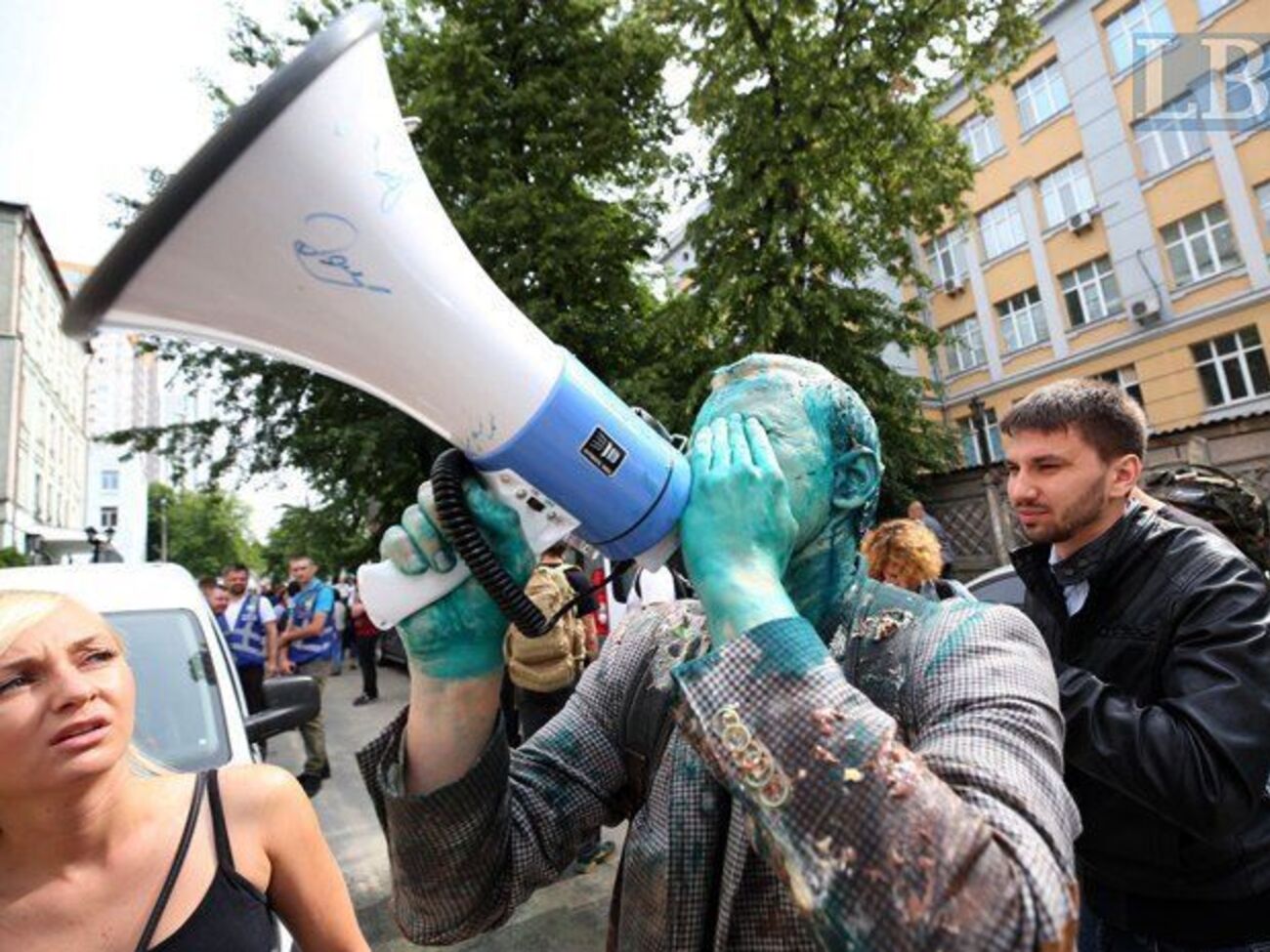 Шабунину в лицо плеснули зеленкой