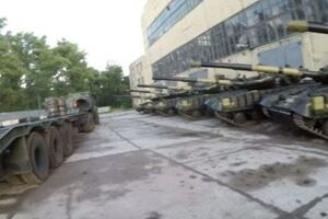 Екстремали зняли танки на ремонтній базі в Харкові
