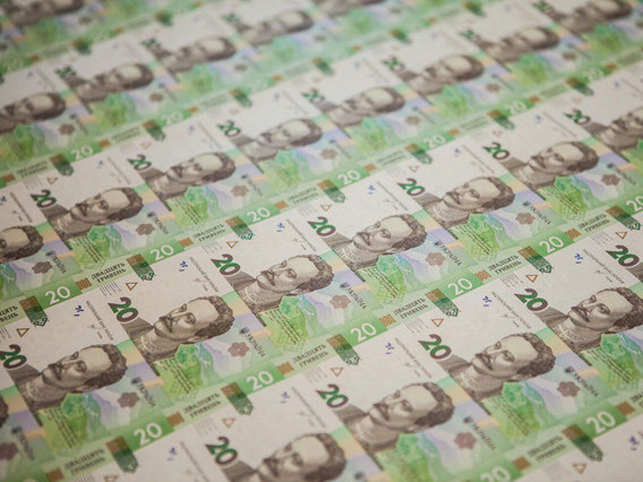 Нацбанк планирует выпустить около 5 млн штук новых 20-гривневых банкнот