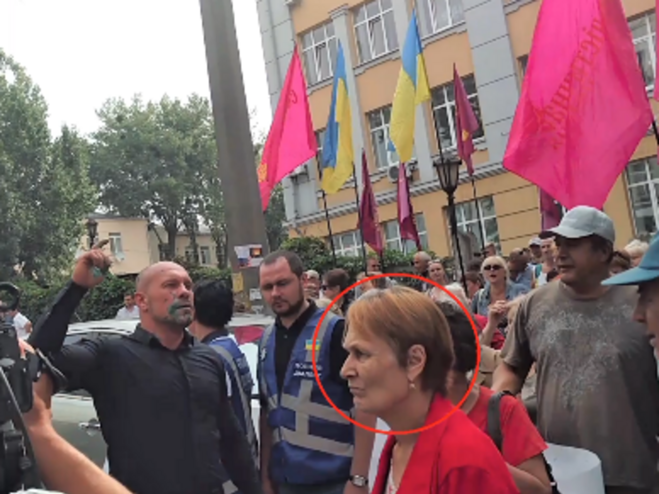 Женщина участвовала в митинге под САП