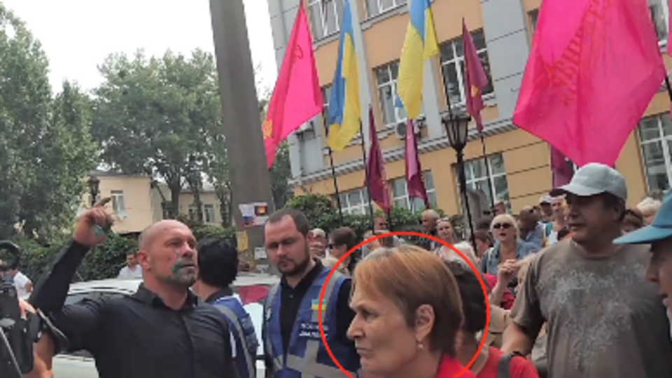 Женщина участвовала в митинге под САП