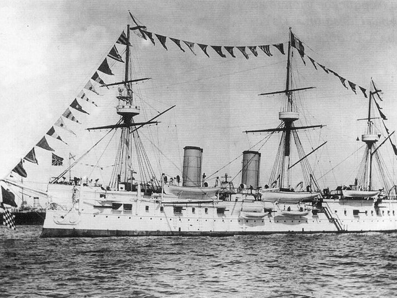 Крейсер затонул в 1905 году