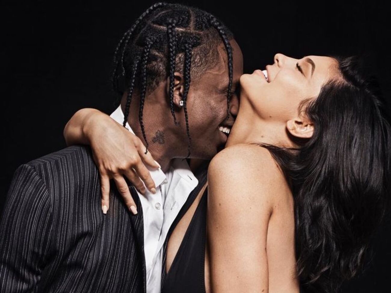 Дженнер позировала в объятиях Скотта