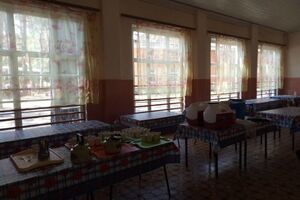 При обследовании пищеблока лагеря специалисты нашли ряд нарушений санитарных норм