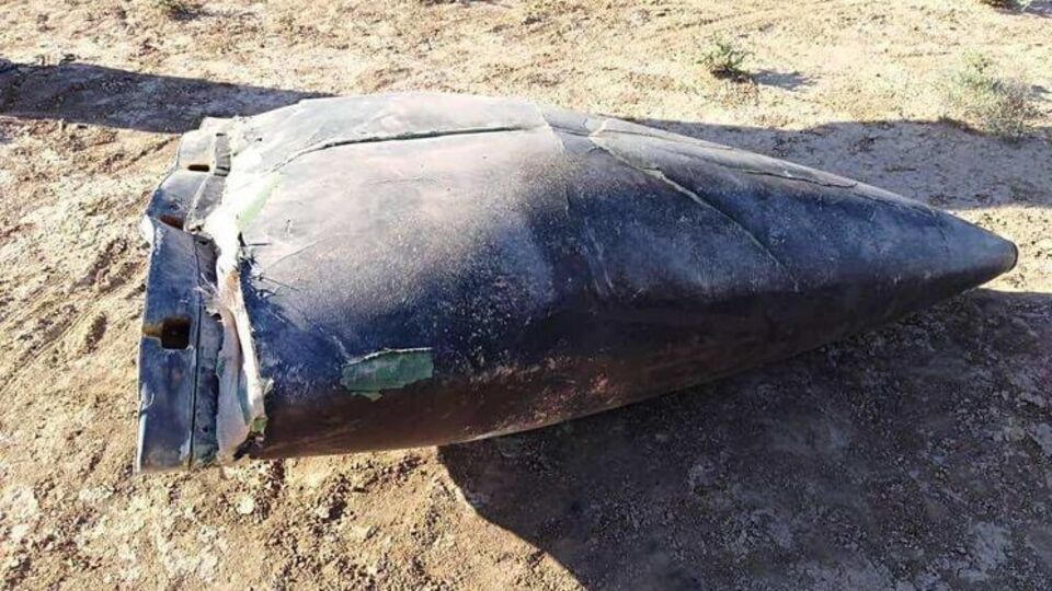 Уламки нібито літака, що розбився, зняли на відео
