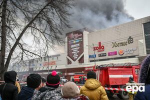 Будівлю торгового центру почали розбирати