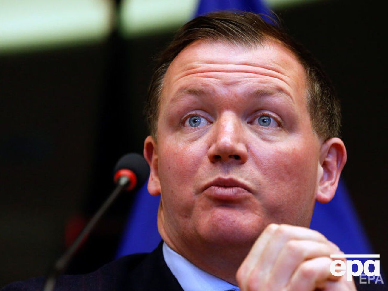 Коллинз возглавляет парламентское расследование утечки данных пользователей Facebook