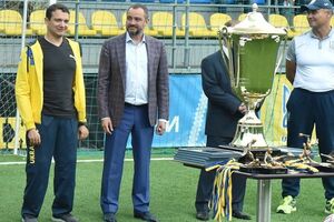 Павелко (в центре) сообщил, что "Кубок непокоренных" будет проводиться ежегодно