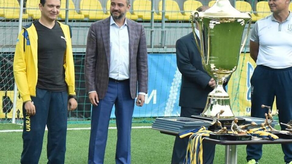 Павелко (в центре) сообщил, что "Кубок непокоренных" будет проводиться ежегодно