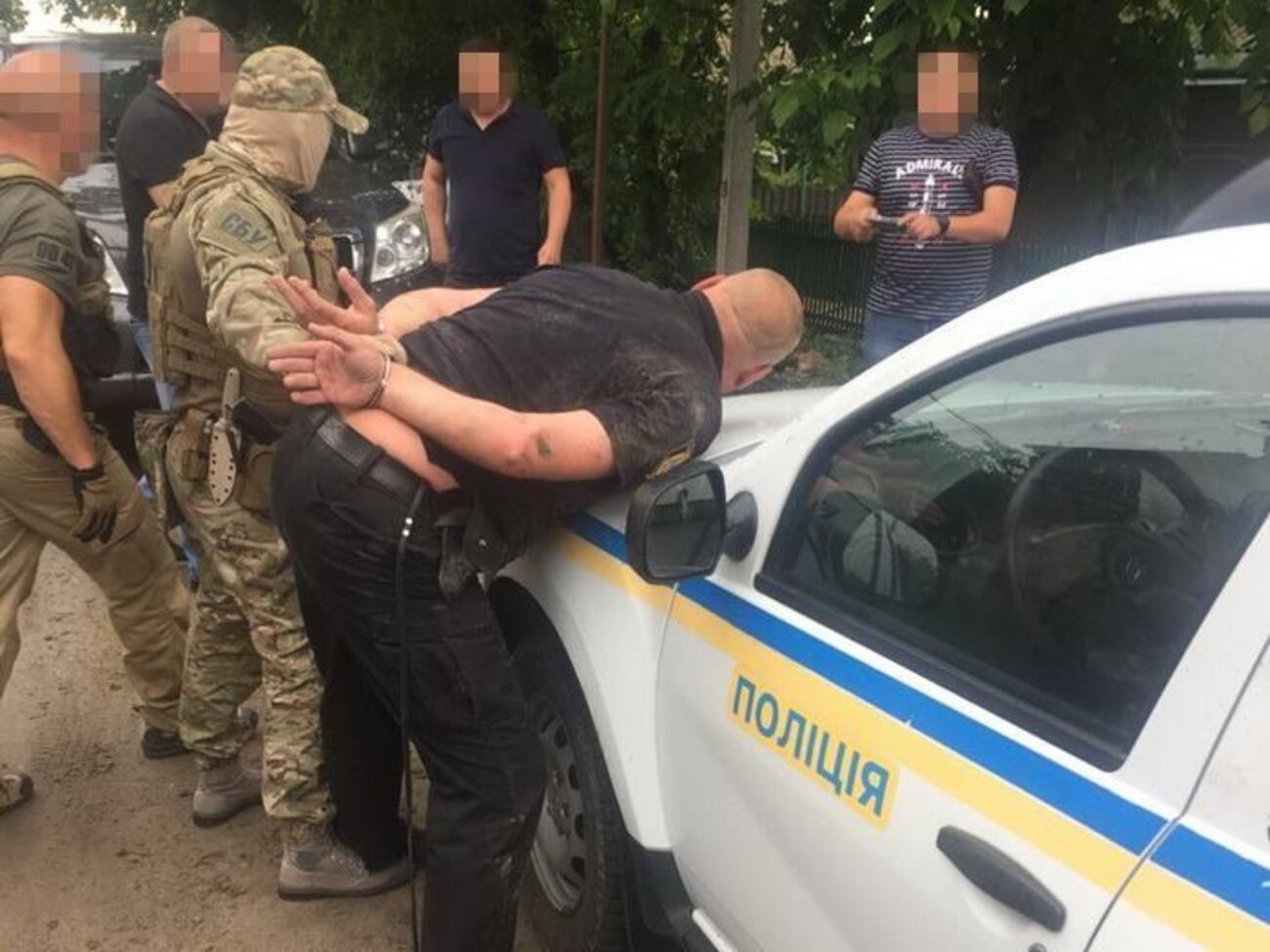 Правоохранители задержали полицейского на пункте приема металлолома при получении очередной взятки