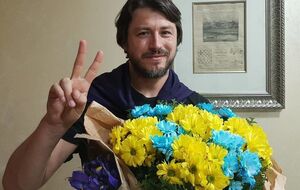 Харит аргумент, который приводят любители трансляций футбола из РФ – "спорт вне политики". Вы серьезно?! Вам кто эту херню в ушко прошептал?