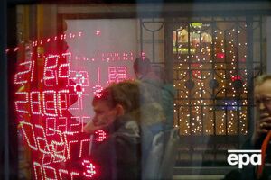 За полгода рубль подешевел к доллару на 8,64%