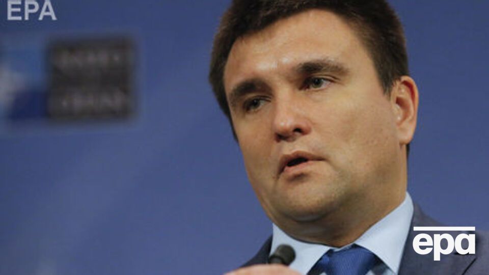 Клімкін: Досить по-страусячому ховати голову в пісок