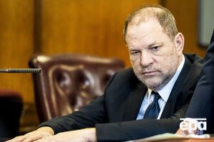 Продюсера Харви Вайнштейна хотят обвинить в "хищническом сексуальном насилии"