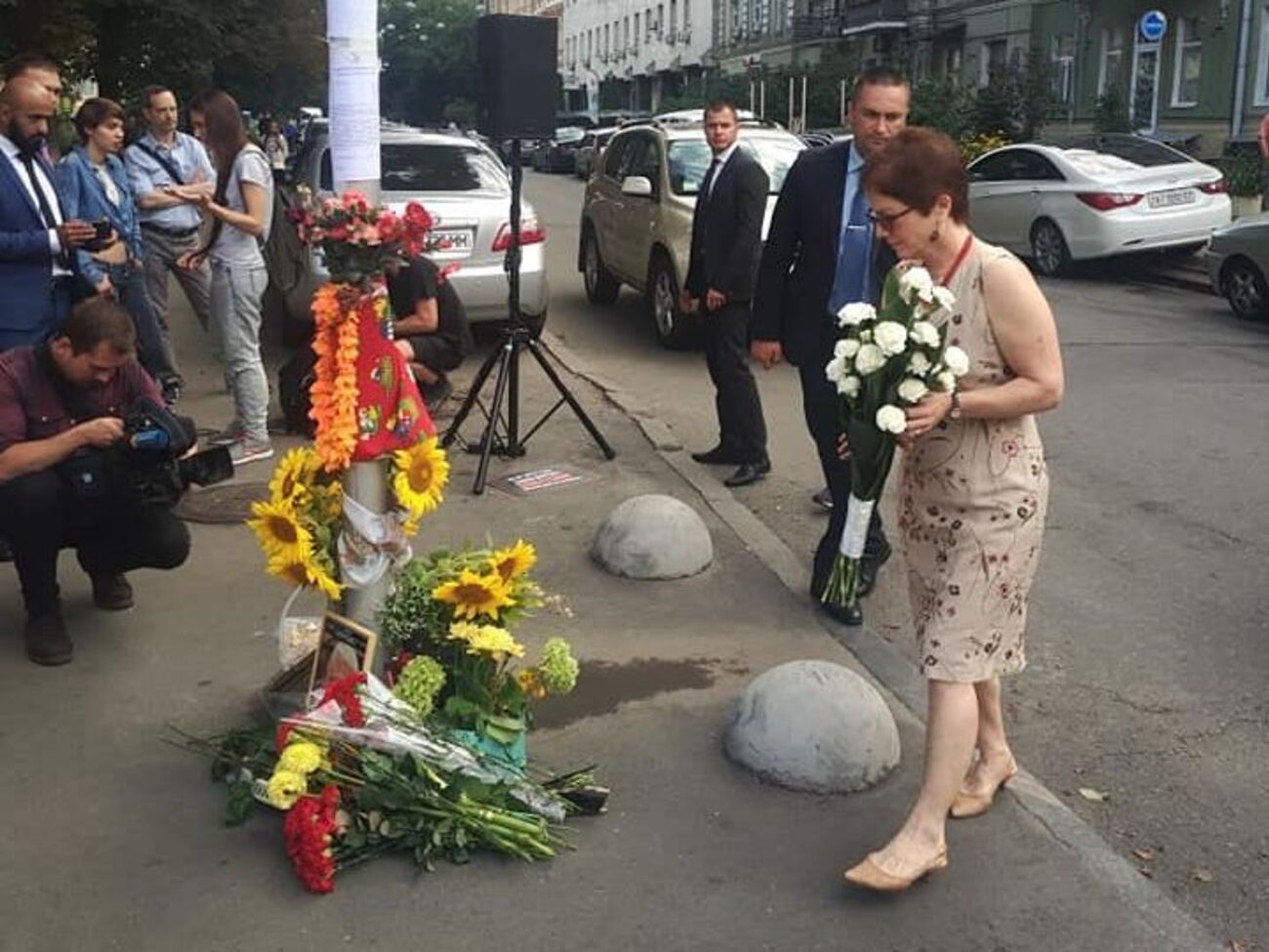 На акцию пришла посол США в Украине