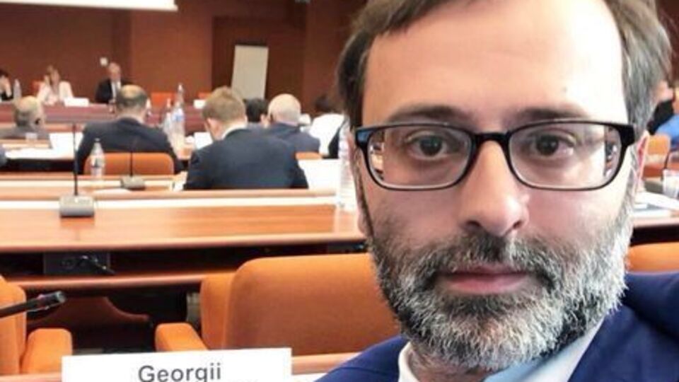 Логвинский напомнил, что по законам Украины нельзя провести референдум на отдельной территории