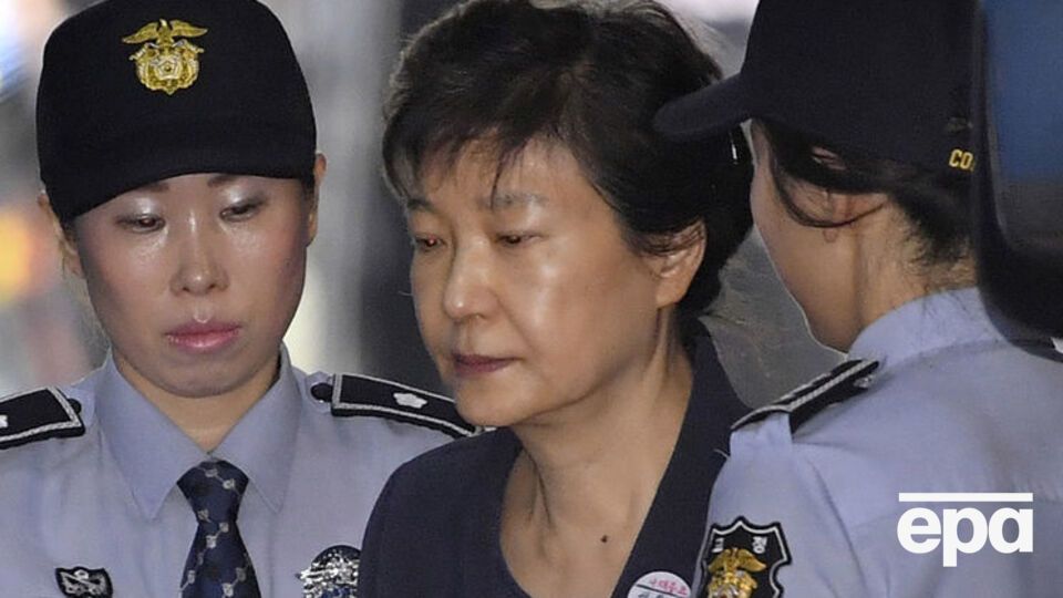 Общий срок Пак Кын Хе увеличился до 32 лет