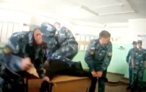 Регистратор одного из сотрудников ФСИН фиксировал избиение заключенного