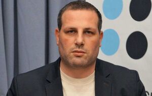 Алексей Донской: Очевидно, в Дарницком суде Крысина и его защитников не устраивает, что судья является принципиальной и стоит над процессом, обеспечивается состязательность сторон. Очевидно, Крысину нужен второй судья Линник