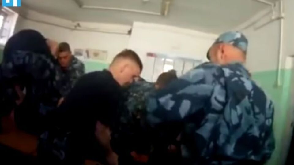 В РФ проводят проверку в связи с публикацией видео с пытками заключенного