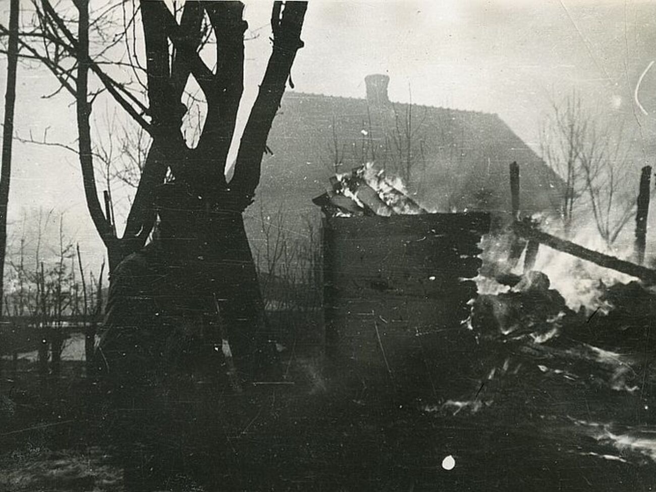 На сайті, присвяченому подіям на Волині, зазначено, що на фотографії показано "акцію відплати" Армії Крайової