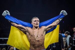 Усик стал абсолютным чемпионом в первом тяжелом весе