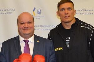 Чалий: Ми продовжимо всіма силами, як і раніше, підтримувати Усика, Гвоздика і Ломаченка на американському рингу